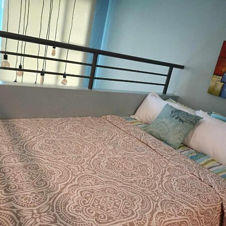 Loft Condo Beside Shangri-La Fort Manilla Buitenkant foto