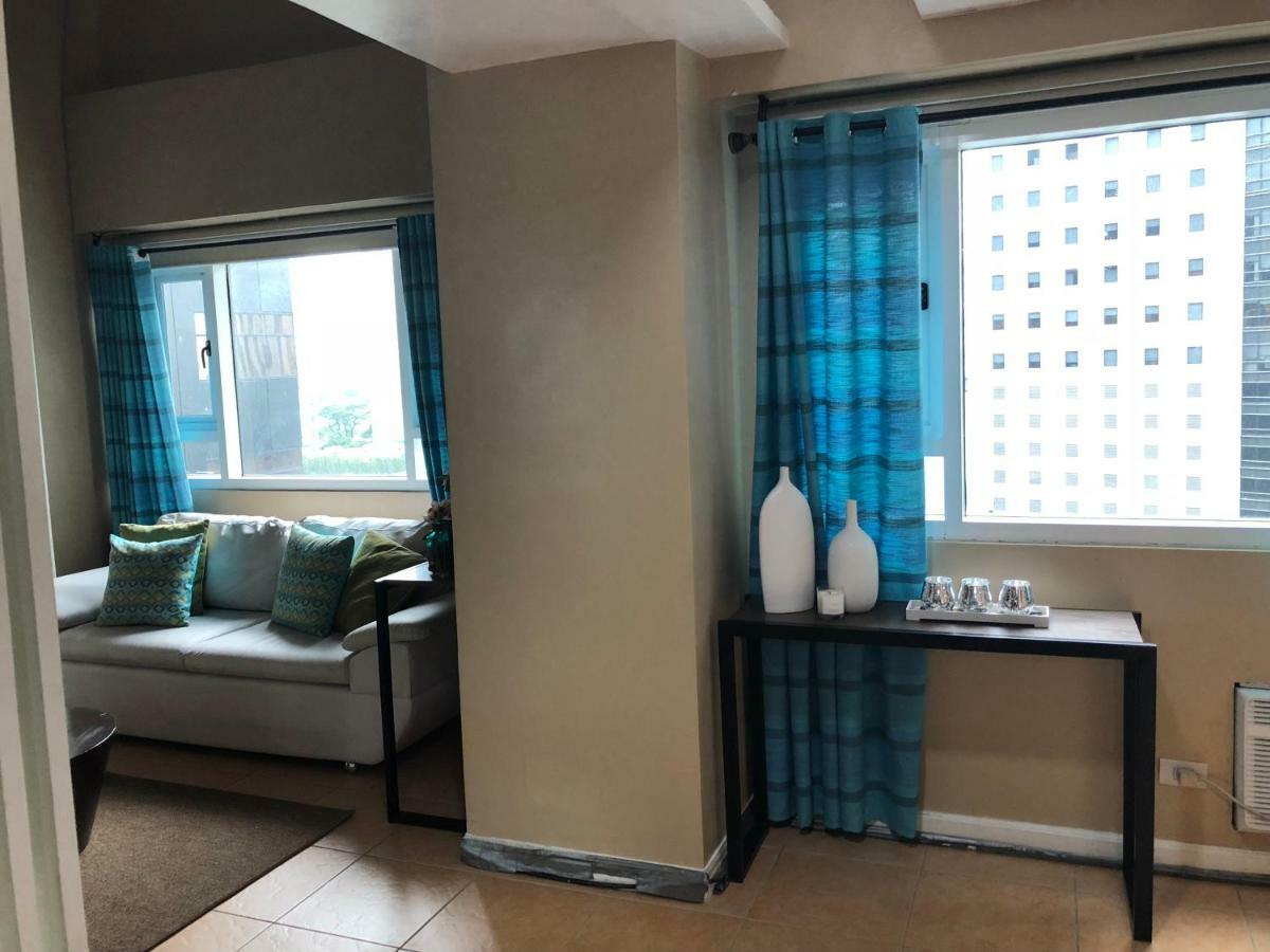 Loft Condo Beside Shangri-La Fort Manilla Buitenkant foto